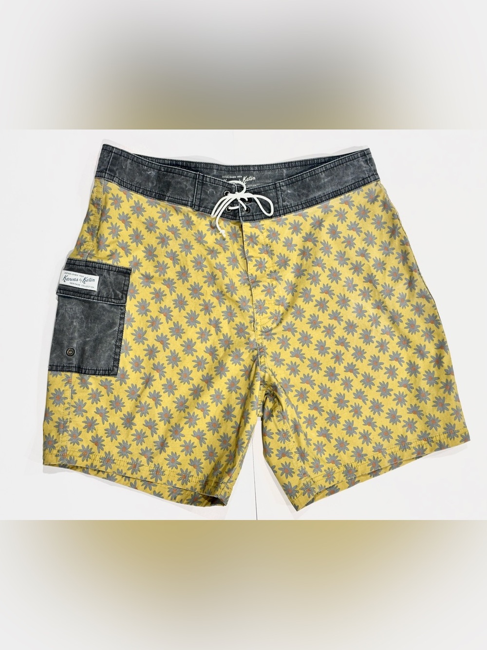 Kanvas by Katin Men's Floral Board Shorts 32 Yellow/Gray Drawstring Vacation